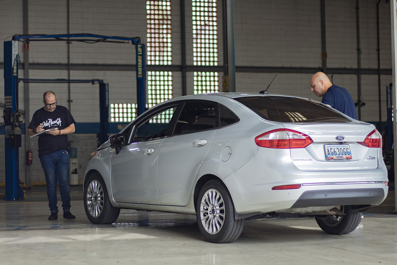 Confía tu vehículo en nuestro equipo de profesionales con certificación técnica Ford en el mejor taller de Maracay - Auto Plaza